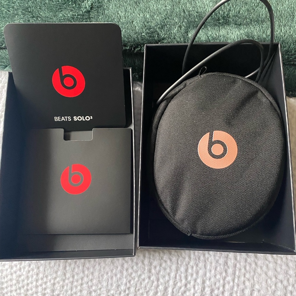 Beats Solo3 Wireless Headphones (Newest Model) - Rose Gold
